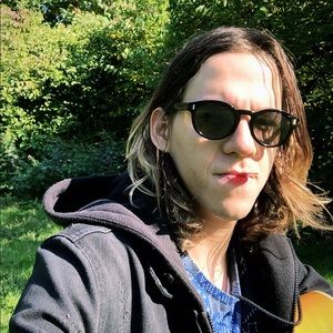 Meet your Posher, Carlos